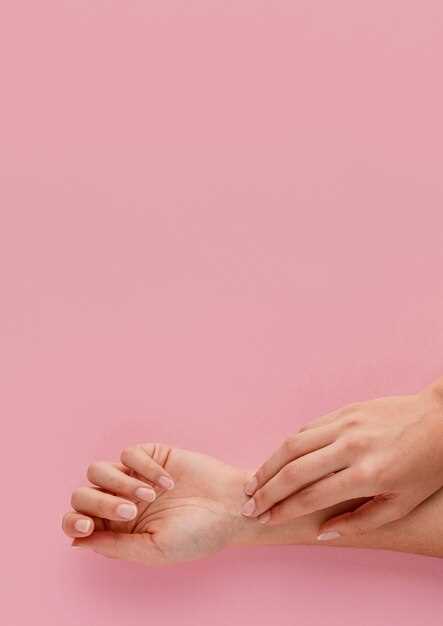 Причины возникновения нарыва на пальце ноги около ногтя